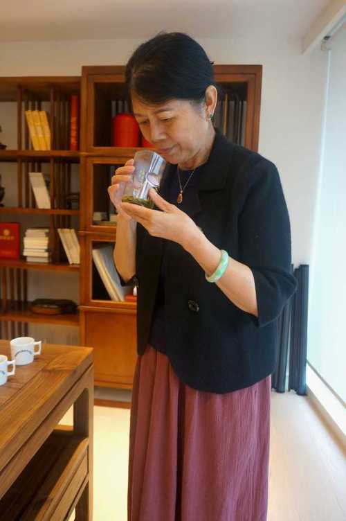 送教授什么礼物,送教授什么礼物好,送教授什么礼物好?高档茶好不?谢谢?