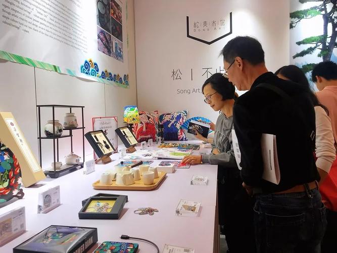 节目衍生品礼品，，文创摊位卖什么？