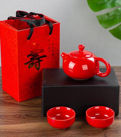 老人免费按摩送礼品,,去看望老人送什么礼物好?