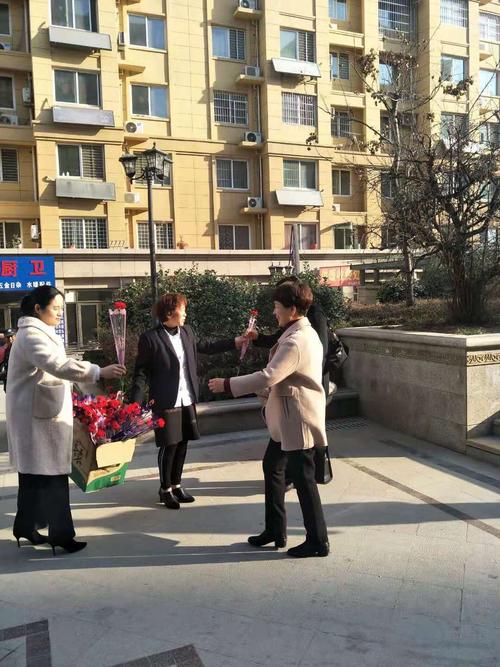 业主关怀活动计划礼品,业主关怀活动计划礼品怎么写,三八妇女节物业送业主的礼物文案?