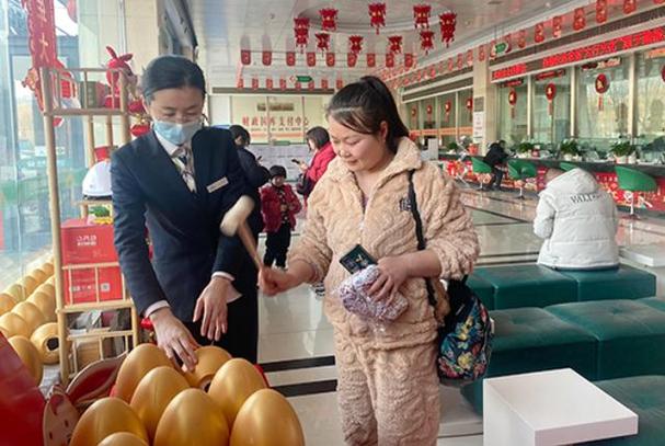 银行可以利用礼品,银行可以利用礼品贷款吗,银行选择哪些礼品比较吸引储户?能拉动业务?