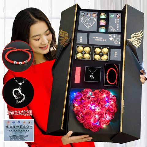 5.20送女朋友什么礼物,520送女朋友什么礼物最好,恋爱一个月送女生什么礼物?