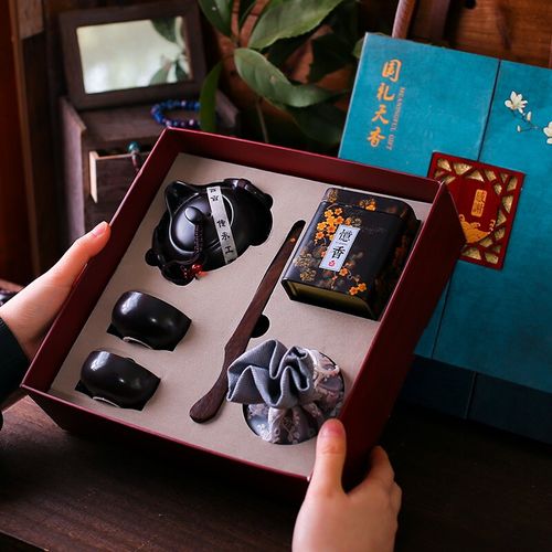 年底送员工礼品走心,年底送员工礼品走心文案,送女领导什么比较走心又有意义?