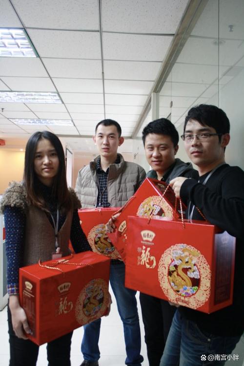 过节给员工发放小礼品,,不给新员工发过节福利的心理?