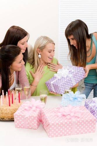 美国人送什么生日礼物,美国人送什么生日礼物好,西方国家送礼禁忌?