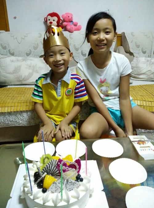 弟弟送姐姐什么礼物,弟弟送姐姐什么礼物好,姐姐的生日,做为弟弟要给姐姐送什么礼物好?