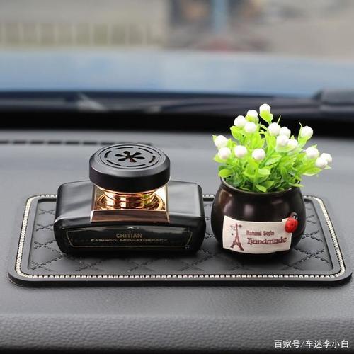 朋友要走送什么礼物好,朋友要走送什么礼物好方便带,请问我朋友买新车,想送点礼物。送点什么好呢?比如挂件什么的。可以吗?
