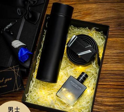 送喜欢运动领导的礼品,,上级领导过生日可以送衣服么?