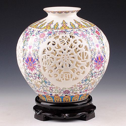 景德镇特色陶瓷礼品,景德镇特色陶瓷礼品有哪些,景德镇哪里有陶瓷摆件批发?
