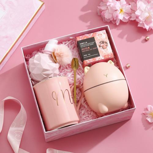 送女员工什么礼物好,送女员工什么礼物好一点,女孩同事离职送什么礼物?