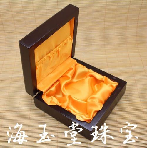 工艺礼品包括玉器吗,工艺礼品包括玉器吗为什么,玉石礼盒里面有什么?