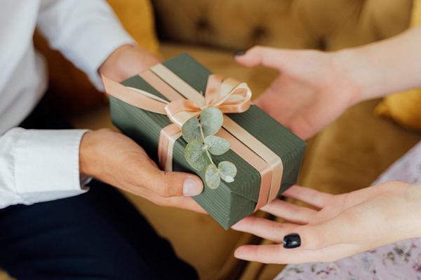 女友吵架送什么礼物好,女友吵架送什么礼物好一点,女人吵架怎么化解矛盾?
