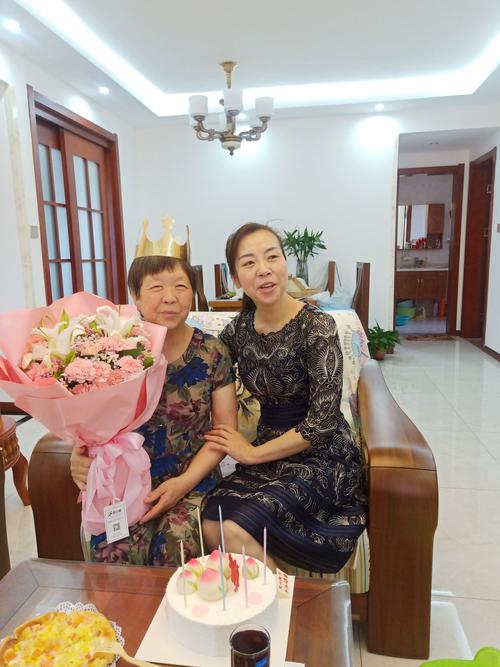 去干妈家带什么礼物,去干妈家带什么礼物好,去干妈家过生日带啥礼物?