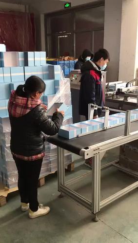 礼品盒包装厂工资,礼品盒包装厂工资高吗,武汉海天鑫包装厂员工是做什么?