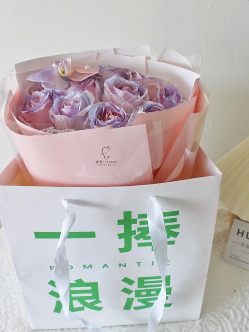 十八岁女闺蜜生日送什么,十八岁闺蜜生日送什么花