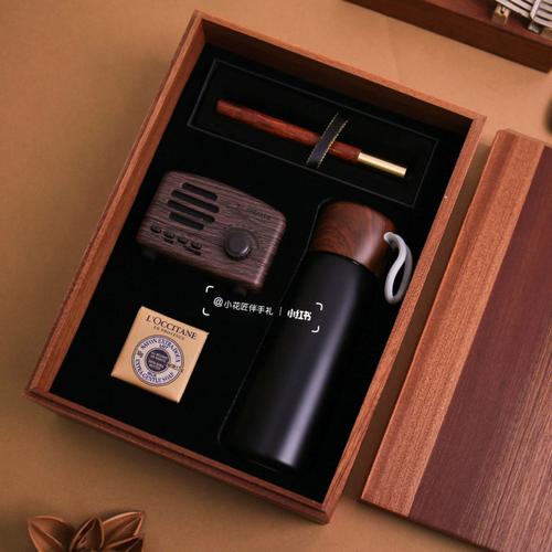 公司创意礼品,公司创意礼品送客户,有创意的生日礼物?公司要为一个员工庆生,都要我们想一个,什么好呢?