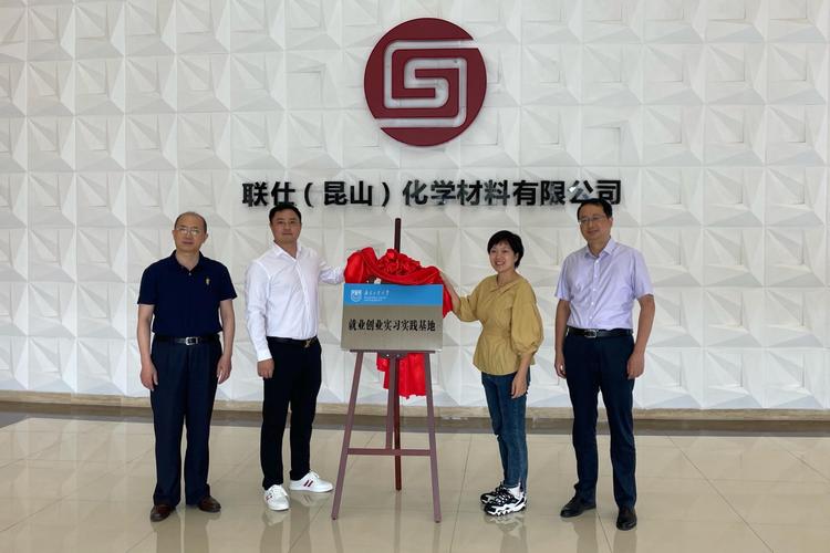 江苏礼品公司,江苏礼品公司联系方式大全最新,聚宝化妆品昆山有限公司怎么样?