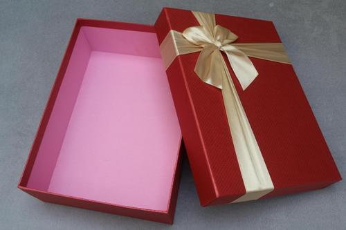 礼物盒公司，礼盒制作公司，青岛龙山包装制品有限公司怎么样？