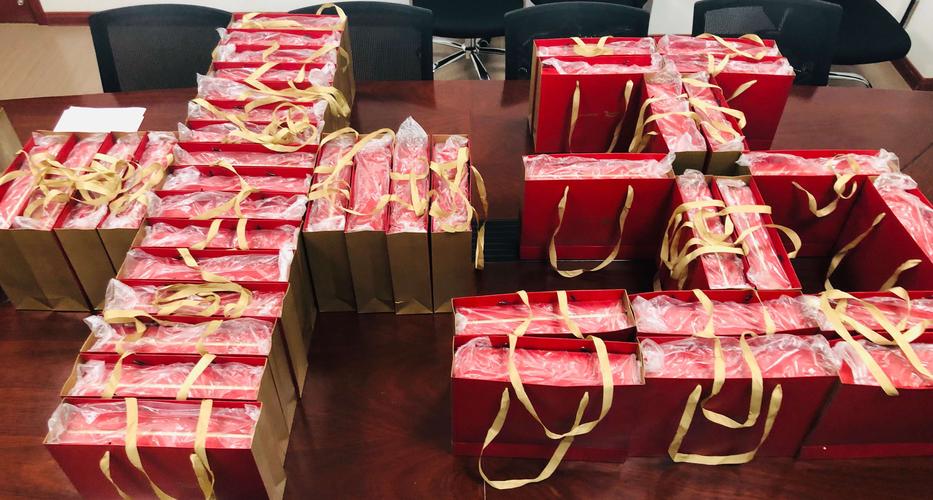 中秋公司给员工发放礼物,中秋公司给员工发放礼物合法吗,单位发中秋节礼物象征了什么?