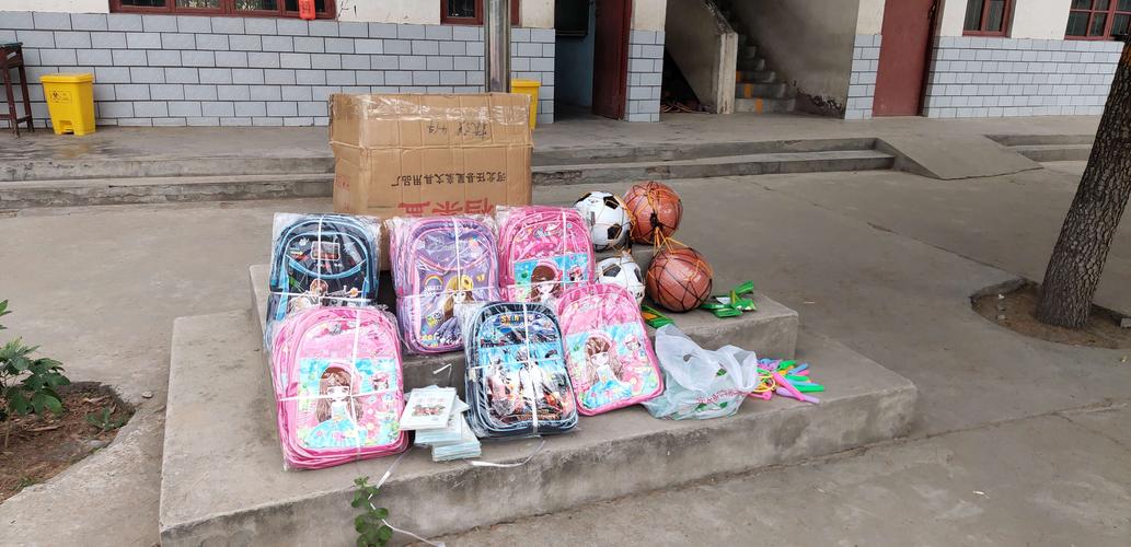 送给孩子们买什么礼物,机构送给孩子们什么礼物好