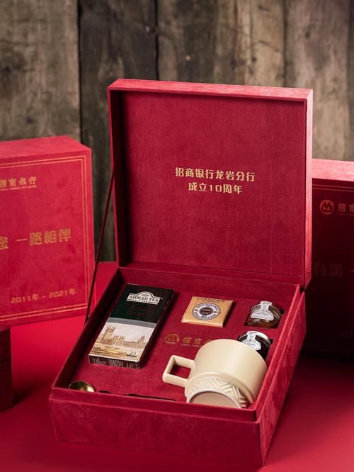 公司发礼物发什么好呢,公司发礼品