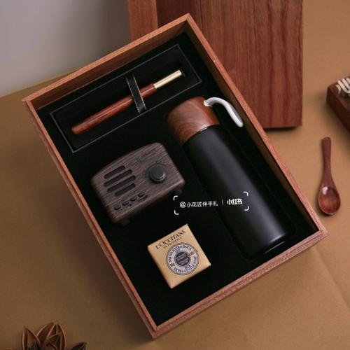 公司发礼物发什么好呢,公司发礼品