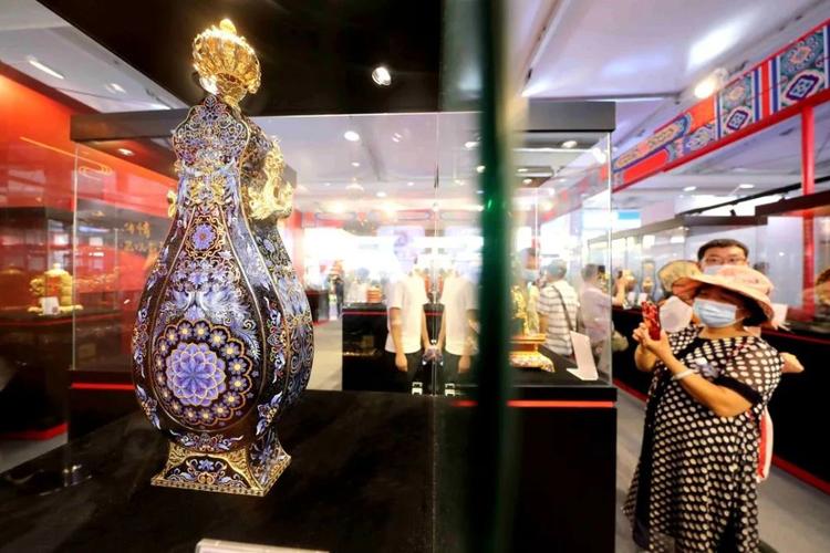 北京礼品制作公司,,工美集团国礼中心简介?