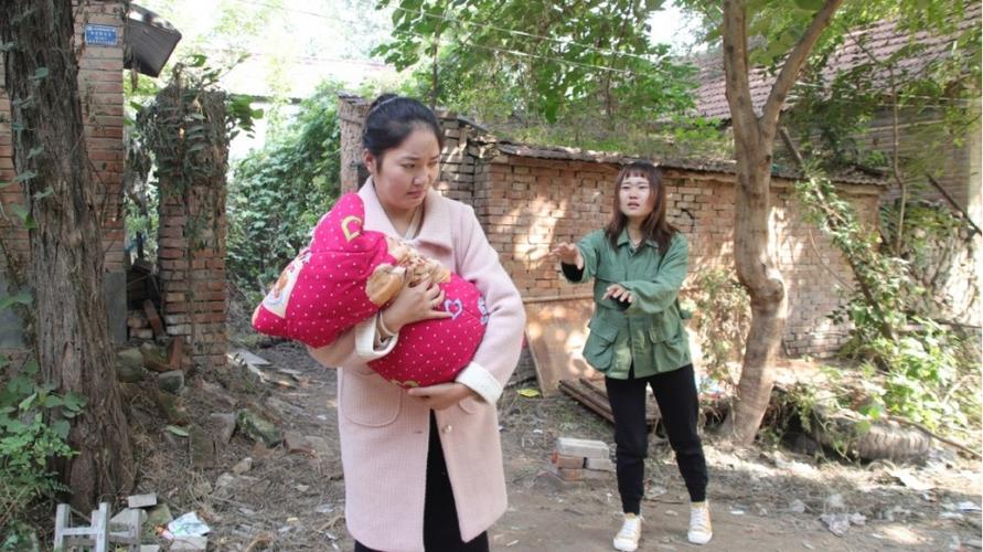 姐生孩子妹妹送什么好,自己妹妹生孩子送多少钱合适