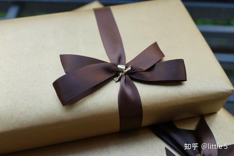 领导孩子送什么,领导孩子送什么礼物 知乎