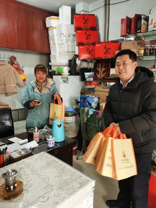 拜访男客户带什么礼品,去拜访客户带什么