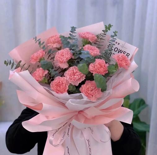 公司3.8妇女节送什么,公司38妇女节送什么花好