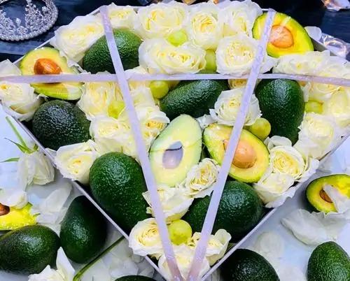 追女孩子每天送什么东西呢,追女孩子送什么水果好