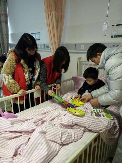 小孩子生病送什么礼物好,小孩儿生病送什么好