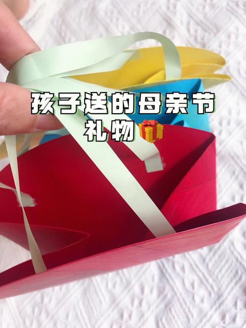 孩子给妈妈买什么礼物,小孩子给妈妈买什么礼物好