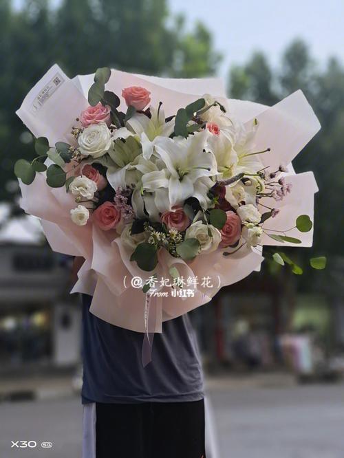 闺蜜18送什么女生,女生送闺蜜什么花合适