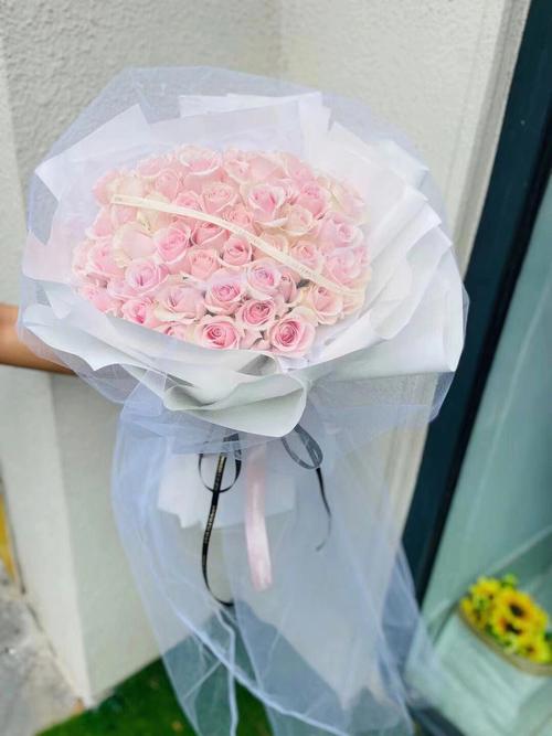 闺蜜18送什么女生,女生送闺蜜什么花合适