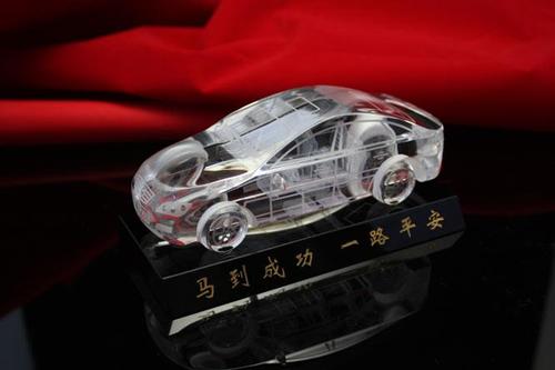 汽车公司送什么礼品好,汽车公司送什么礼品好一点