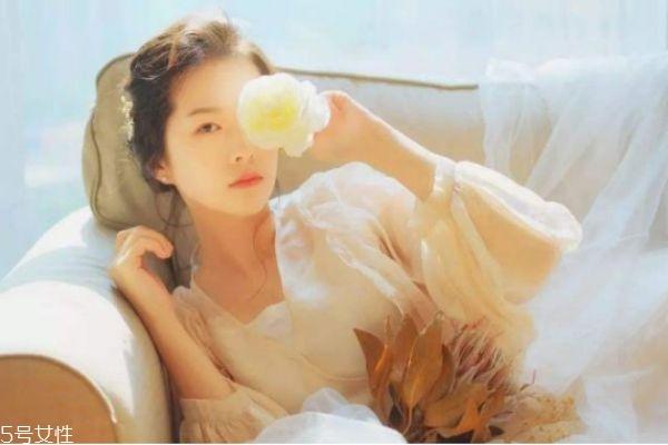 追女孩子时送什么好,追女孩子送什么东西好