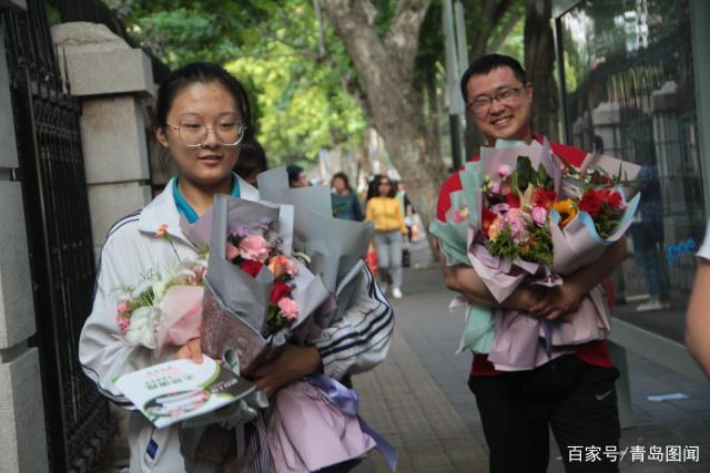 孩子刚考上大学送什么,孩子考上大学送什么花合适