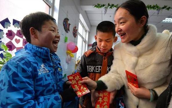 包含同事生孩子看望送什么的词条