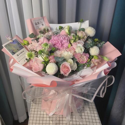 送女孩子过生日什么好呢,送女孩子过生日送什么花