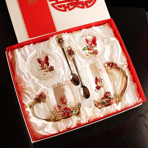 闺蜜定亲送什么礼物最合适,闺蜜定亲送什么礼物好