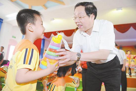 探望小孩子送什么礼物,探望小朋友