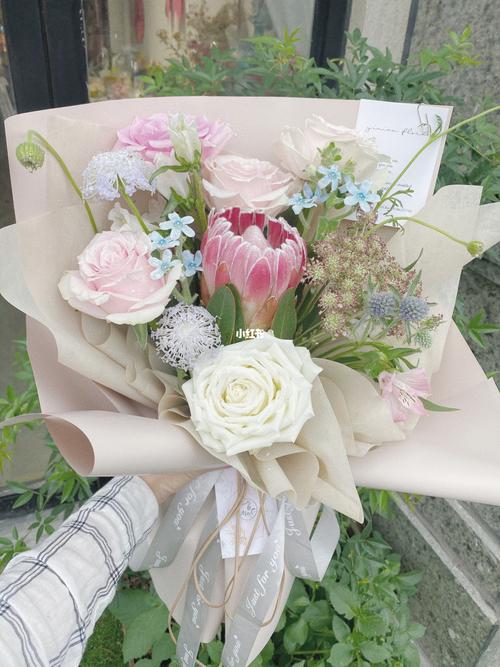 订婚送闺蜜花好吗,闺蜜订婚送什么花好