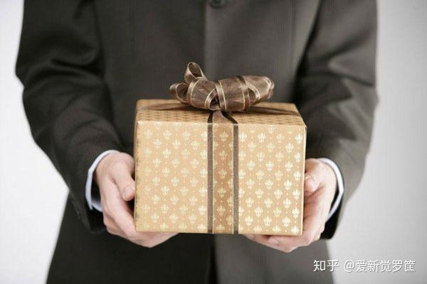 给男闺蜜送礼送什么好呢,给男闺蜜送礼送什么好呢知乎