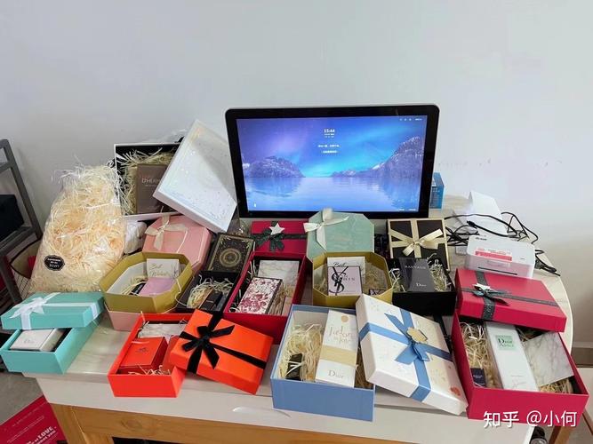 给男闺蜜送礼送什么好呢,给男闺蜜送礼送什么好呢知乎