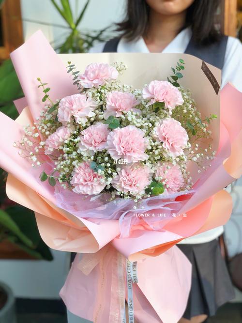 儿媳妇生孩子了送点什么,儿媳妇生孩子送什么花