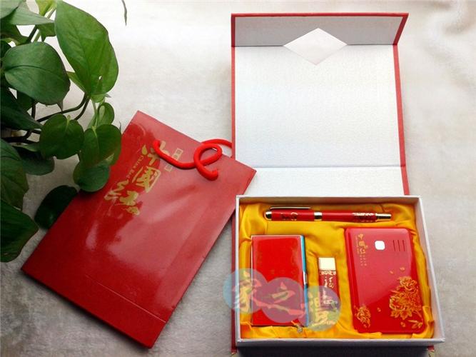 公司新年送礼品,公司新年送礼品送什么好,春节公司送什么礼品好?