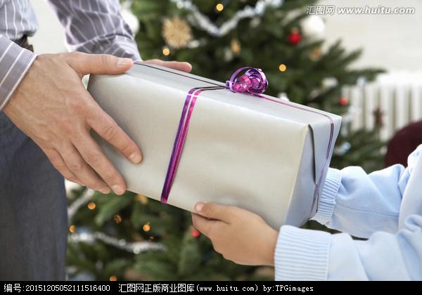 公司同事互换礼物,,公司交换礼物送什么?