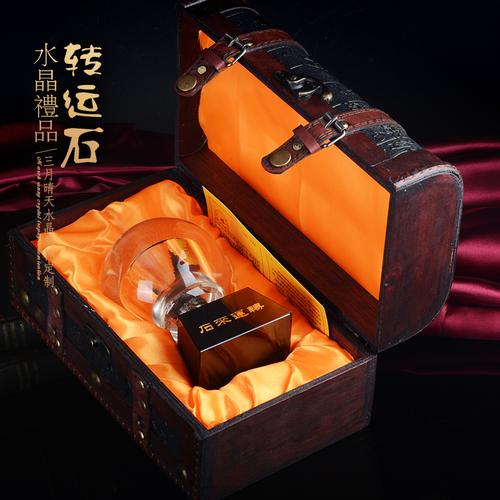 送领导礼物到公司,送领导礼物到公司合适吗,给领导送两瓶酒到办公室合适吗?